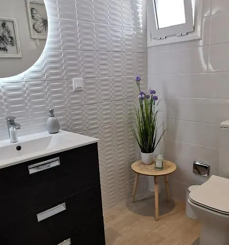 Hortensia Вілла Адехе